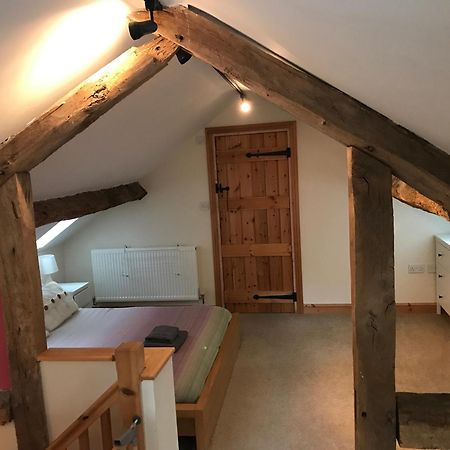 The Stables Villa Hope Bowdler Bagian luar foto