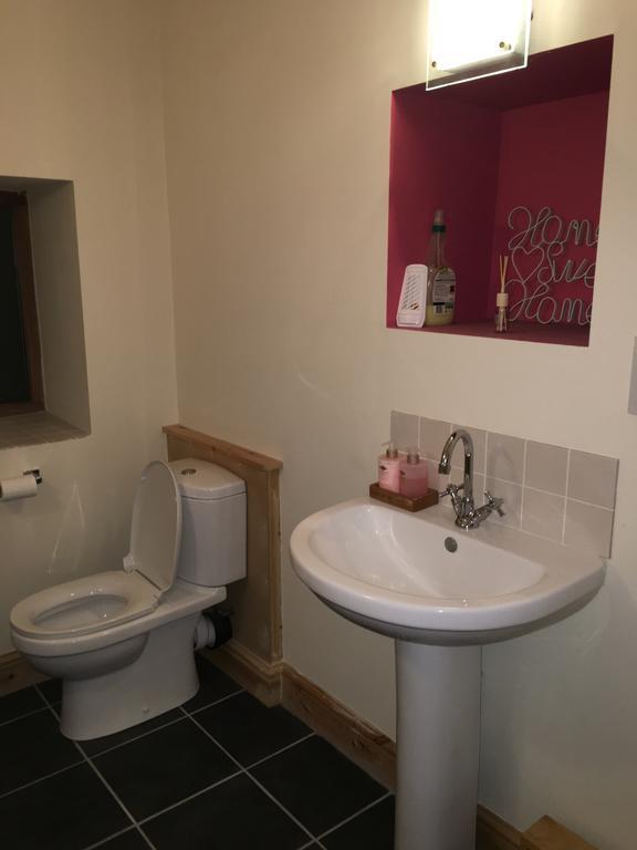 The Stables Villa Hope Bowdler Bagian luar foto