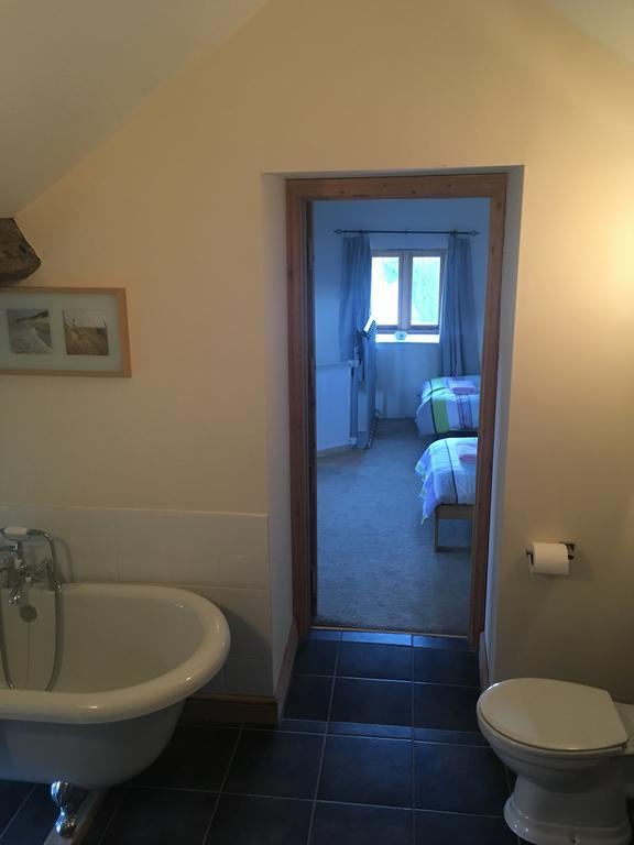 The Stables Villa Hope Bowdler Bagian luar foto