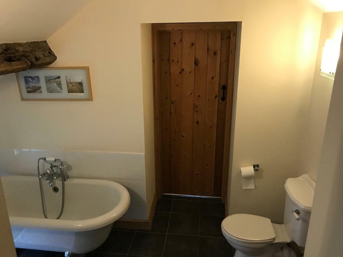 The Stables Villa Hope Bowdler Bagian luar foto