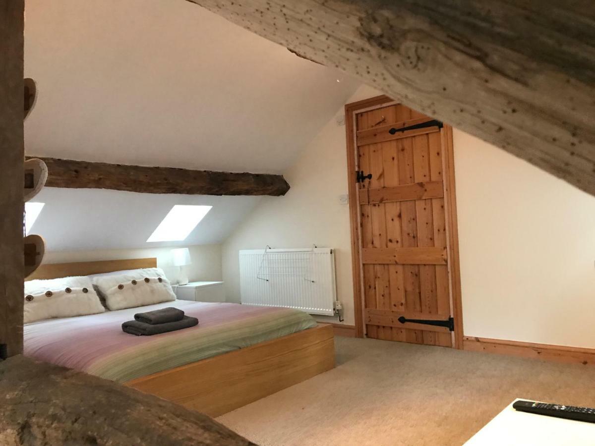 The Stables Villa Hope Bowdler Bagian luar foto